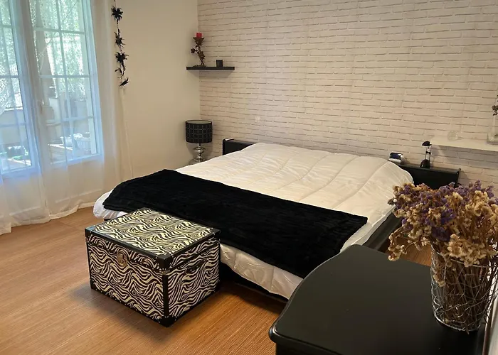 Maison De Bazas בית נופש