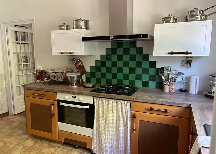 Maison De Bazas בית נופש *